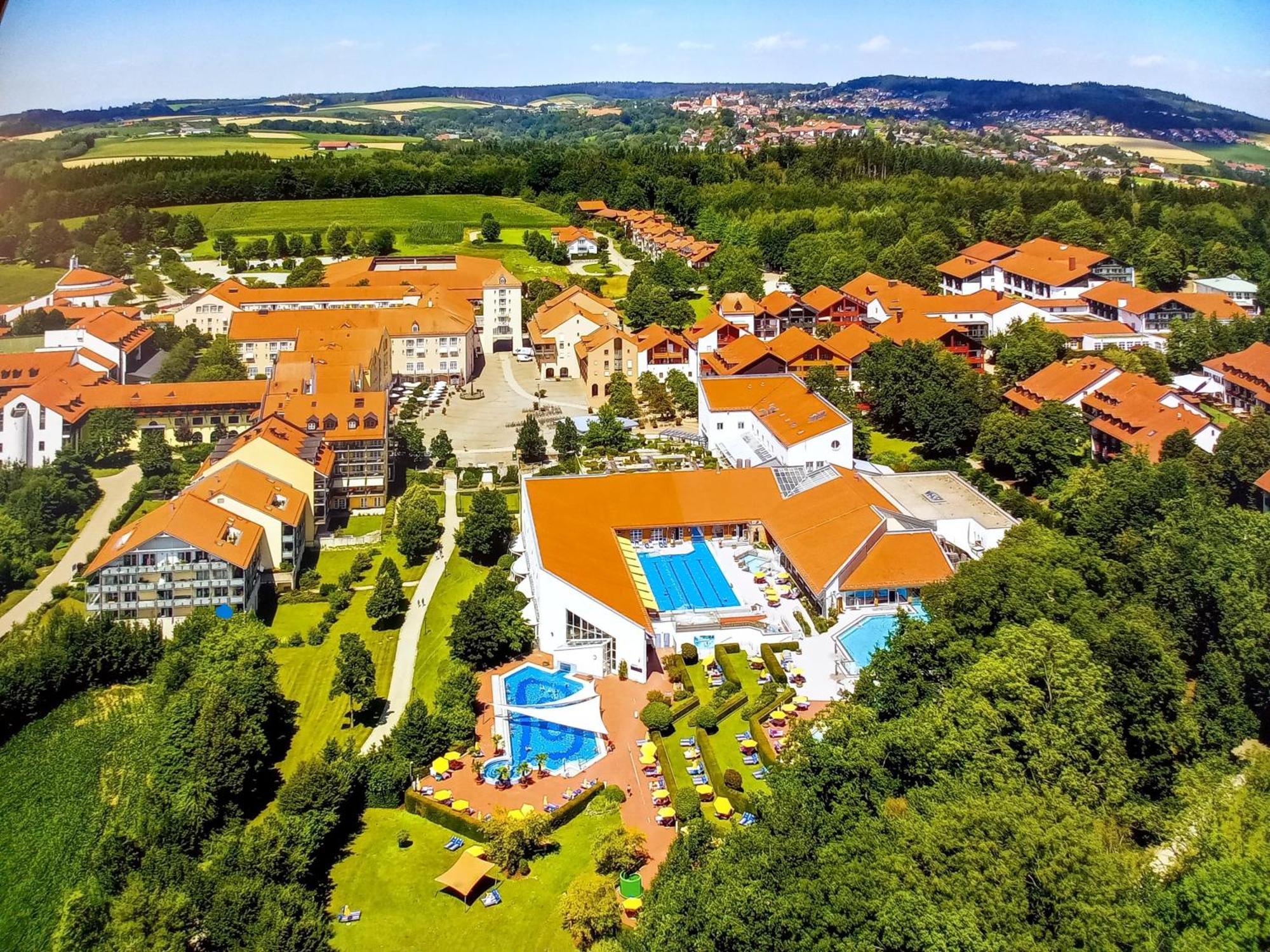 Wellness Ferienwohnung Mit Bademantelgang Zur Therme Бад-Грисбах Экстерьер фото